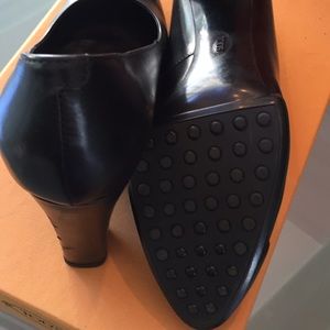 Tod's Shoes - Tod’s black leather pumps Tod's Shoes - Tod’s black leather pumps